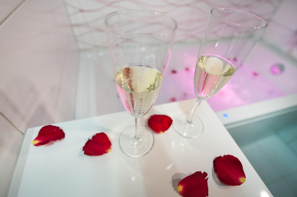 Honeymoon Ruterra Studio Prag Rum bild